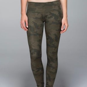 ✨Green Camo✨ Lululemon Wunder Under leggings
